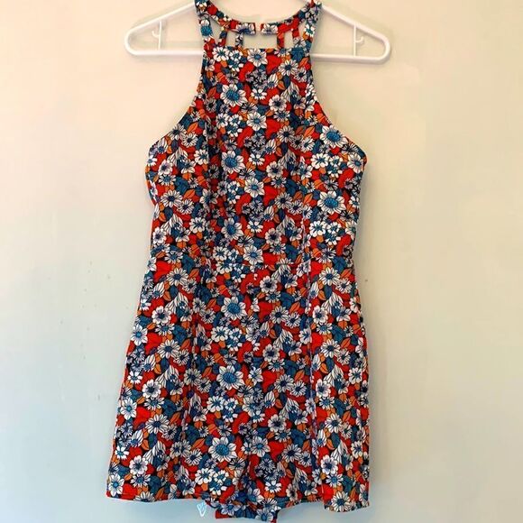 Lili Sidonio floral halter top romper. Size S Length 31” Bust about 14” So cute! - Picture 1 of 8